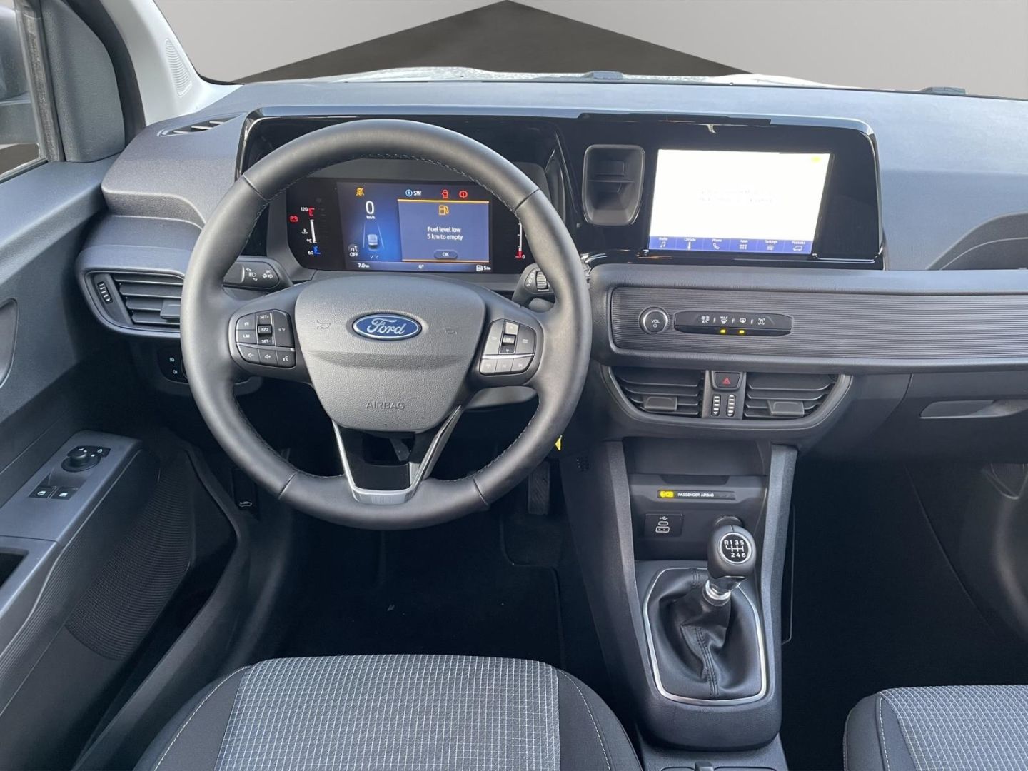 Fahrzeugabbildung Ford Transit Courier Trend Doppelkabine DAB LenkradH