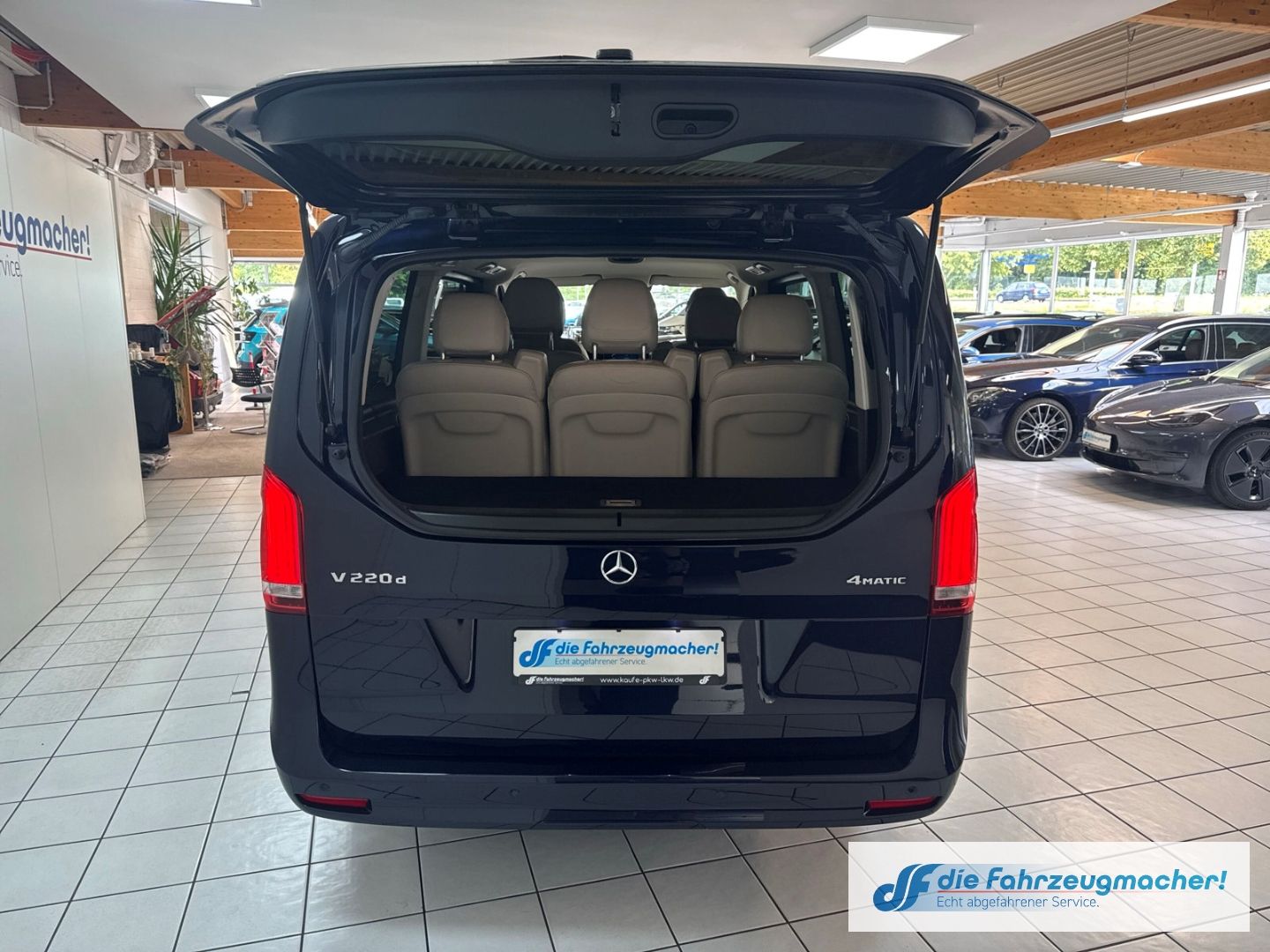 Fahrzeugabbildung Mercedes-Benz V 220 -klasse AVANTGARDE EDITION 4MATIC lang Led