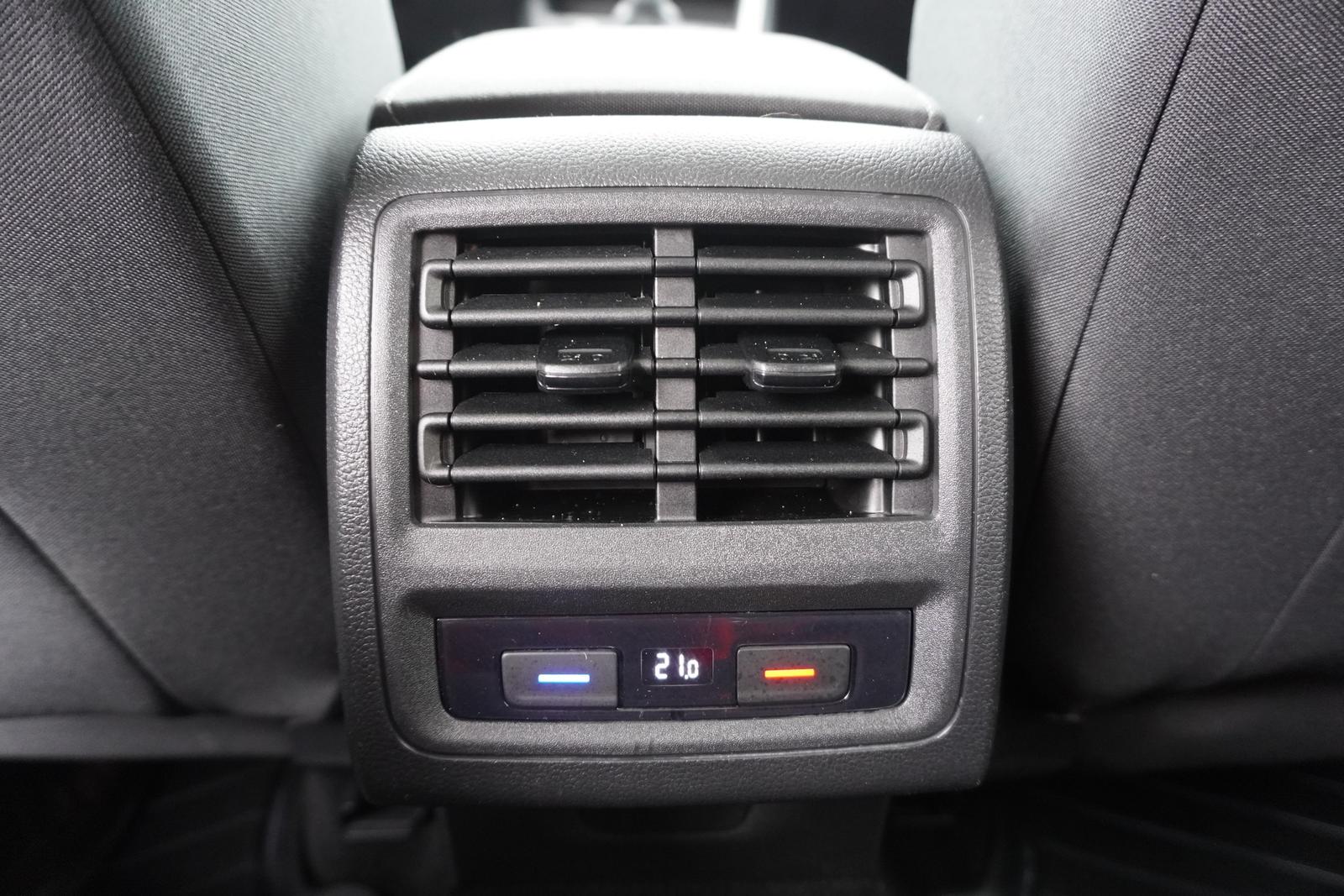 Volkswagen Golf VIII 1.5 TSI Life Navi App-Connect DAB, миниатюра 12