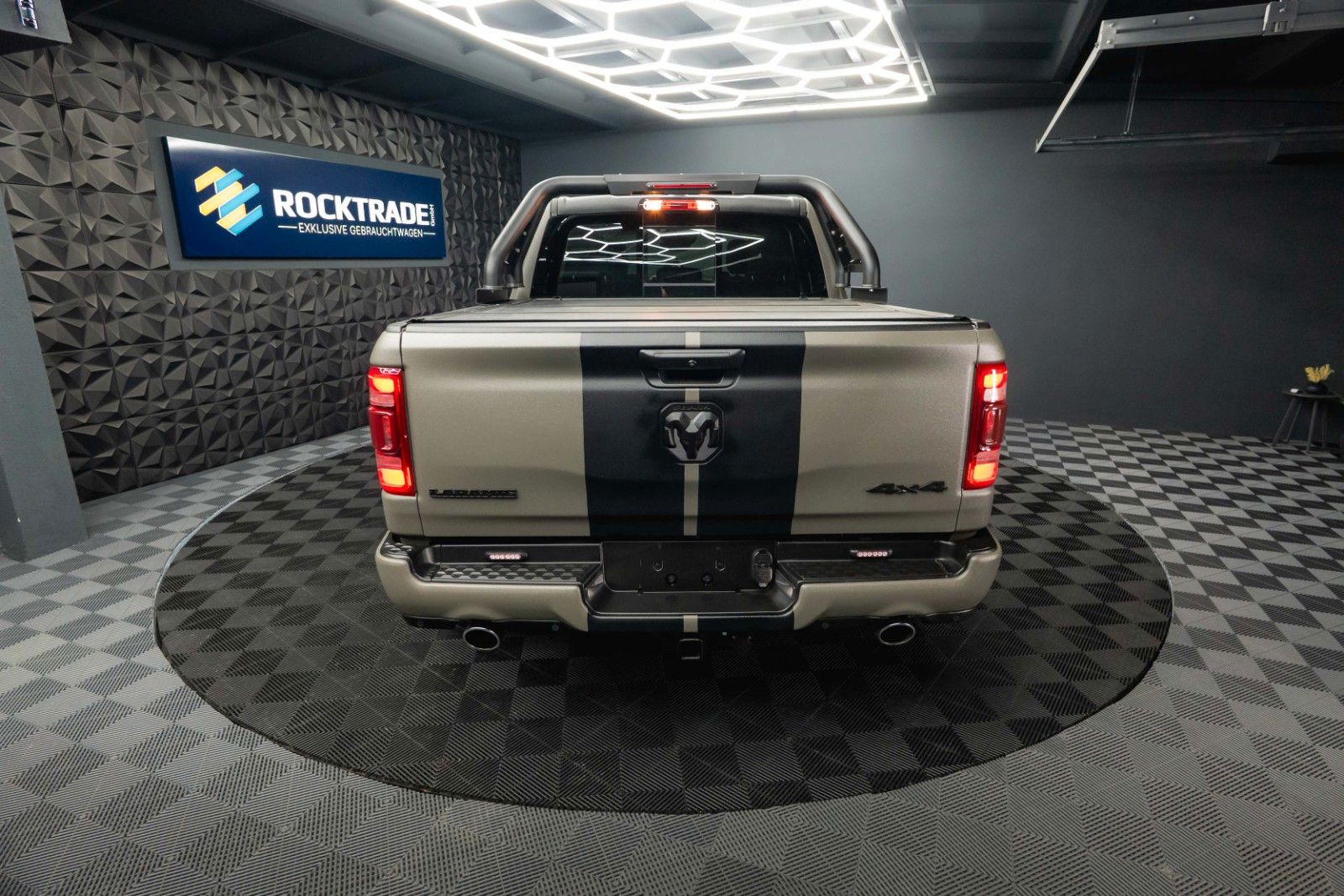 Fahrzeugabbildung Dodge RAM 5.7 V8 HEMI 4x4 OFFROAD Night LARAMIE RAPTOR
