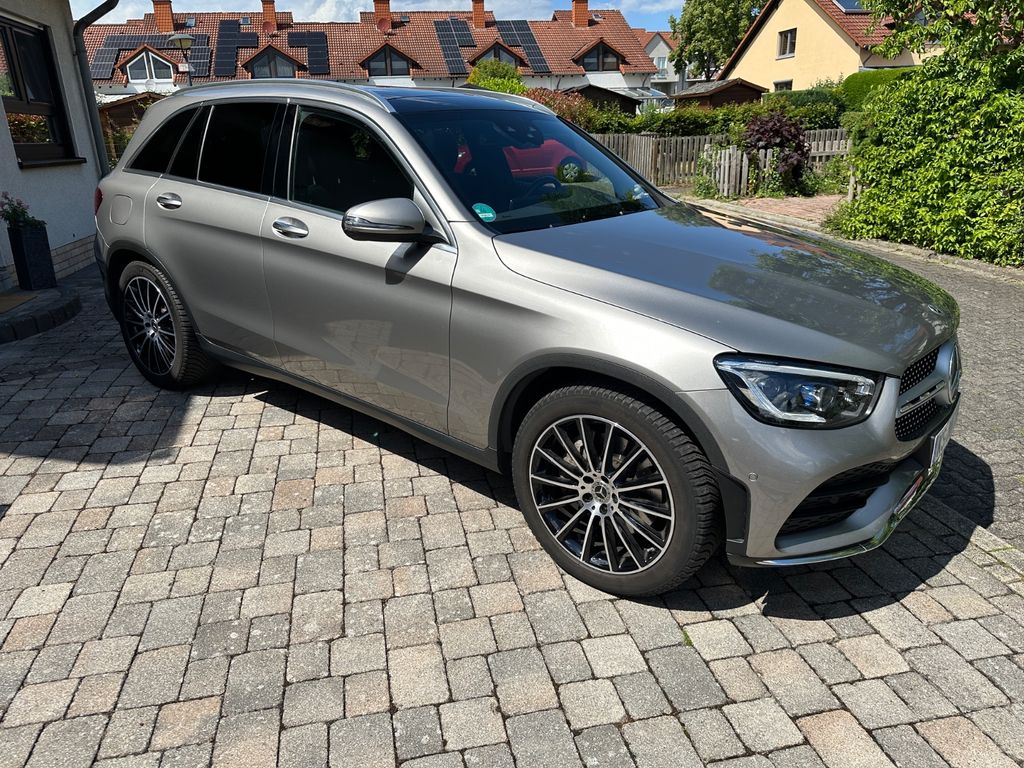 Image of Mercedes-Benz GLC 300