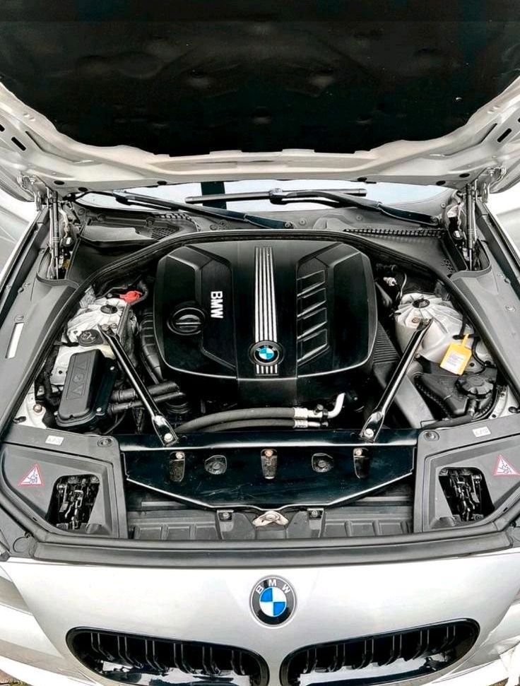 BMW 520d  BMW 5