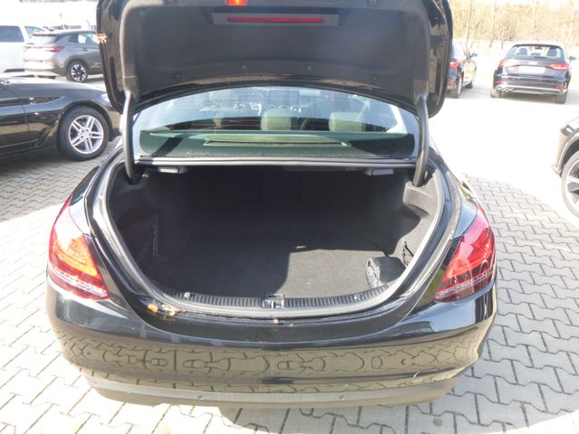 Fahrzeugabbildung Mercedes-Benz C 180 CGI Lim >AUT/NAV/LED/SHZ/PDC/KAM/Distronic