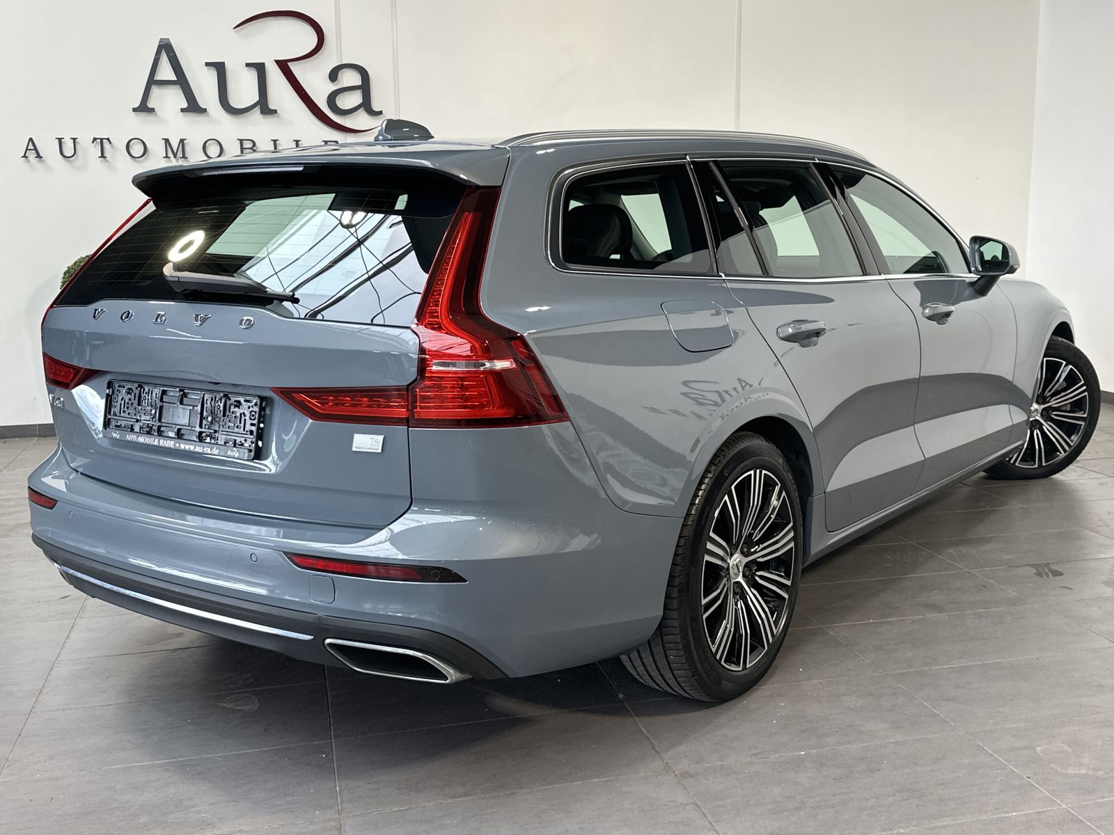Fahrzeugabbildung Volvo V60 T6 AWD Recharge Inscription NAV+LED+ACC+AHK