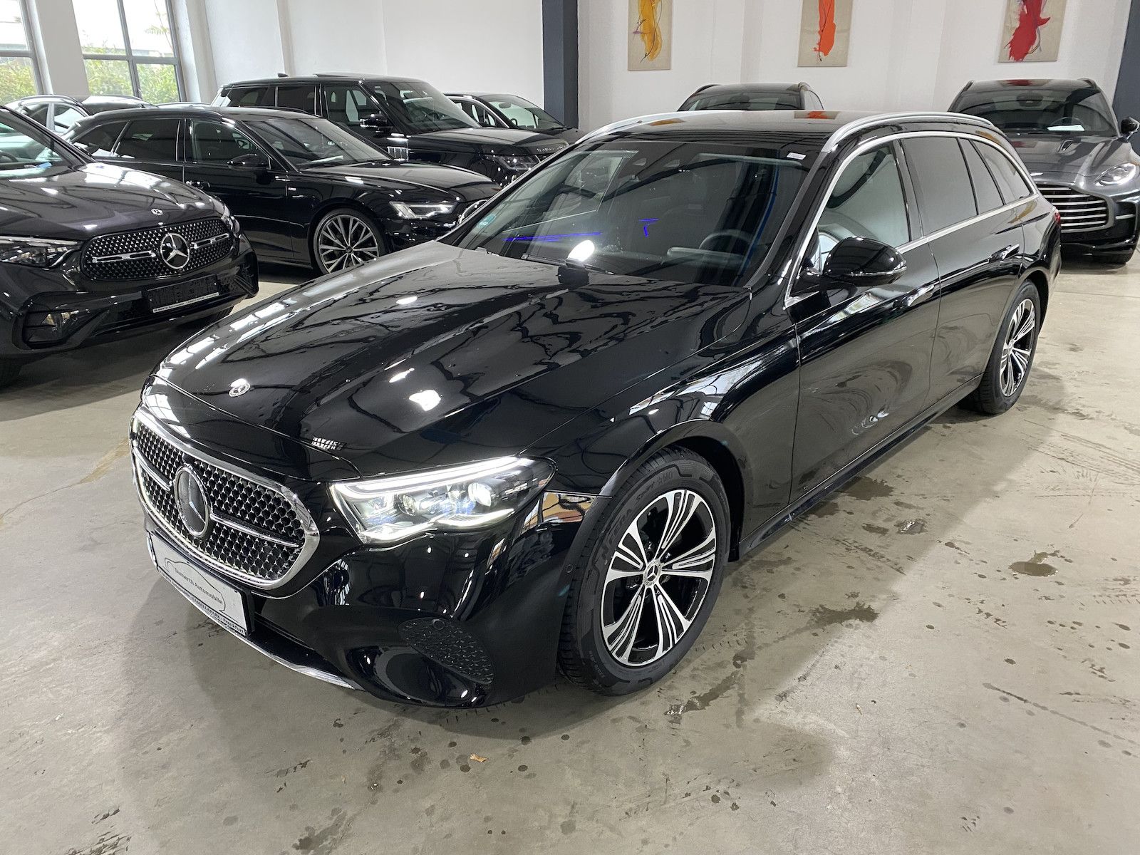 Fahrzeugabbildung Mercedes-Benz E 220 d T 4M Exclusiv/HYPER/PANO/Leder/Pano/DIS/