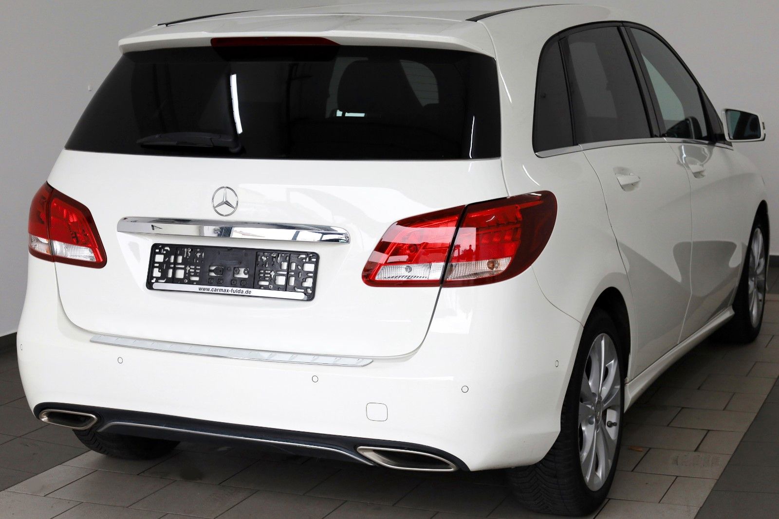 Fahrzeugabbildung Mercedes-Benz B 180 Urban T.Leder,Navi,SH,PDC,Allwetterreifen