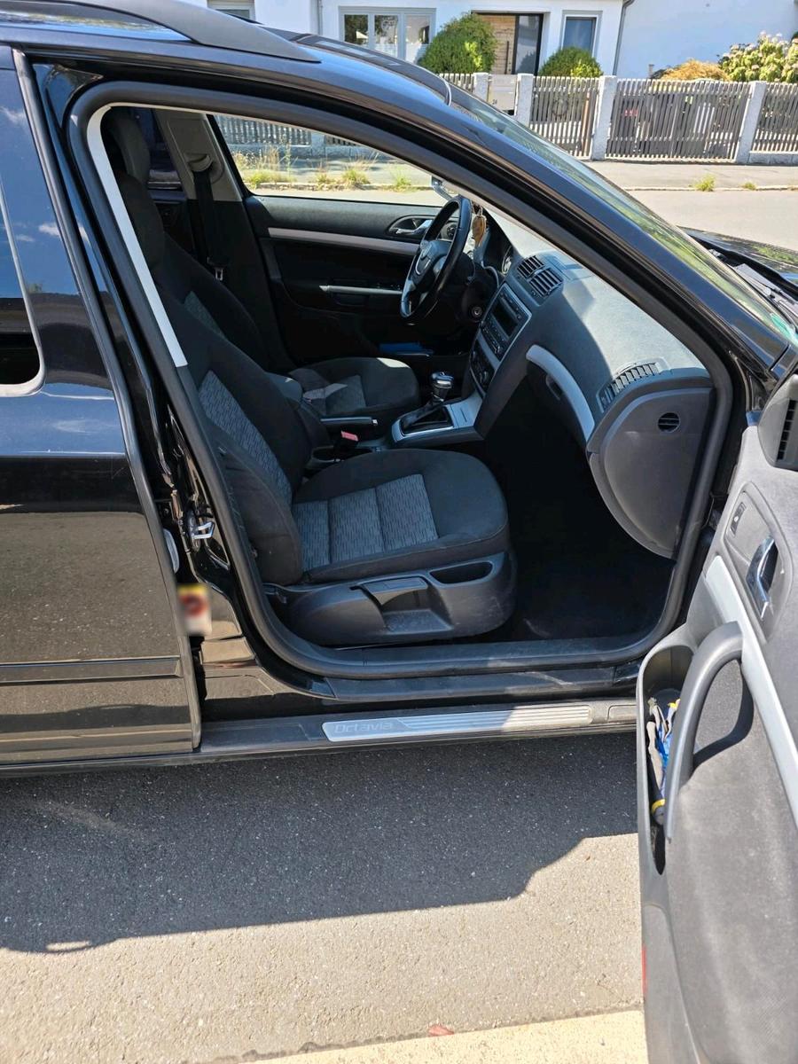 Skoda Octavia 2011 — photo 8