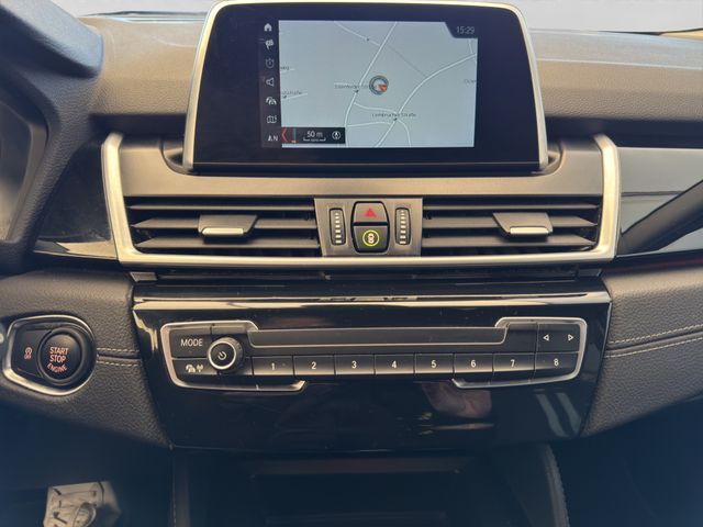 Fahrzeugabbildung BMW 218i Gran Tourer Sport Line+7Sitze+LED+Navi+HiFi