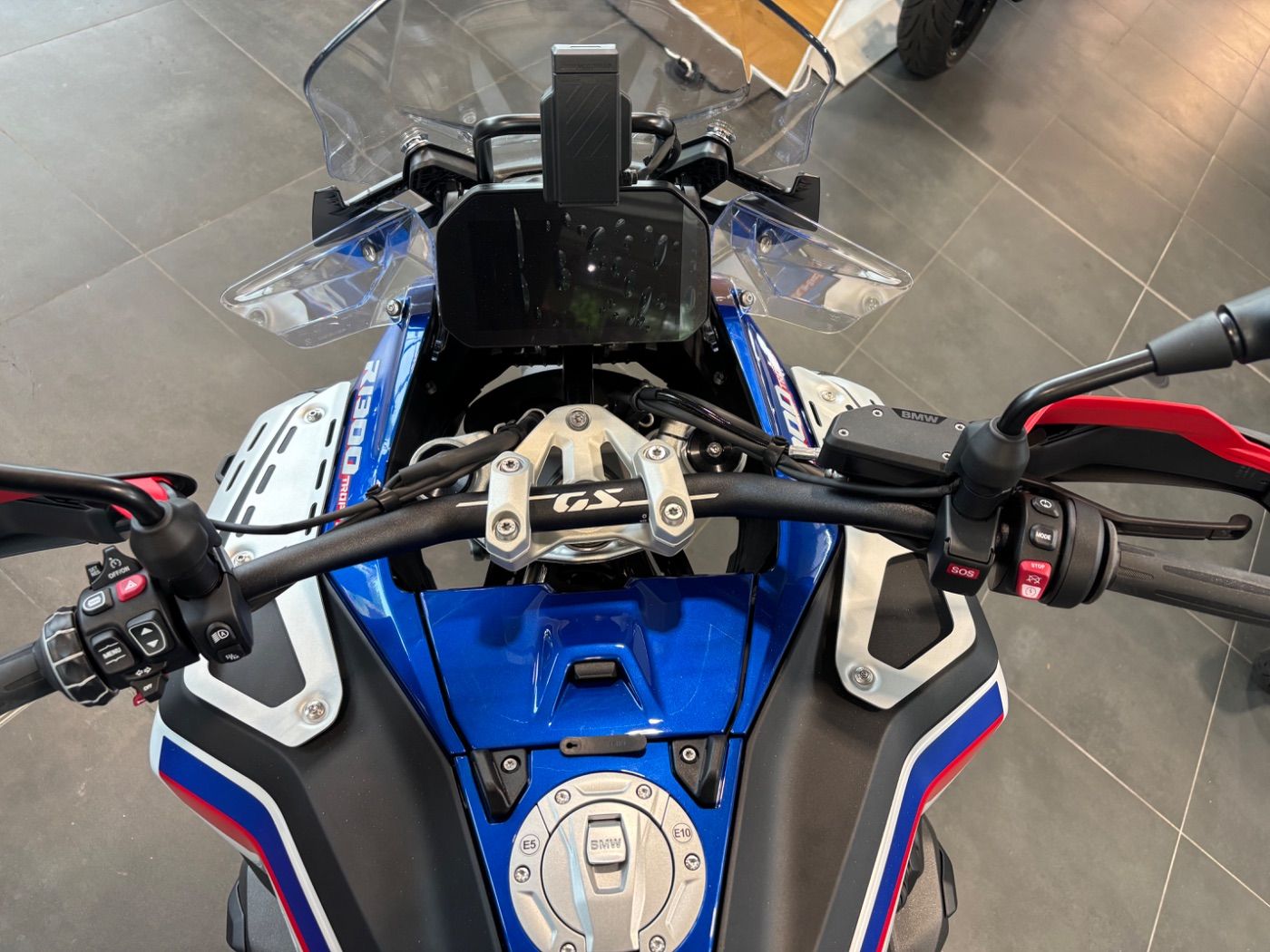 Fahrzeugabbildung BMW R 1300 GS Adventure Trophy 3 Pakete ASA