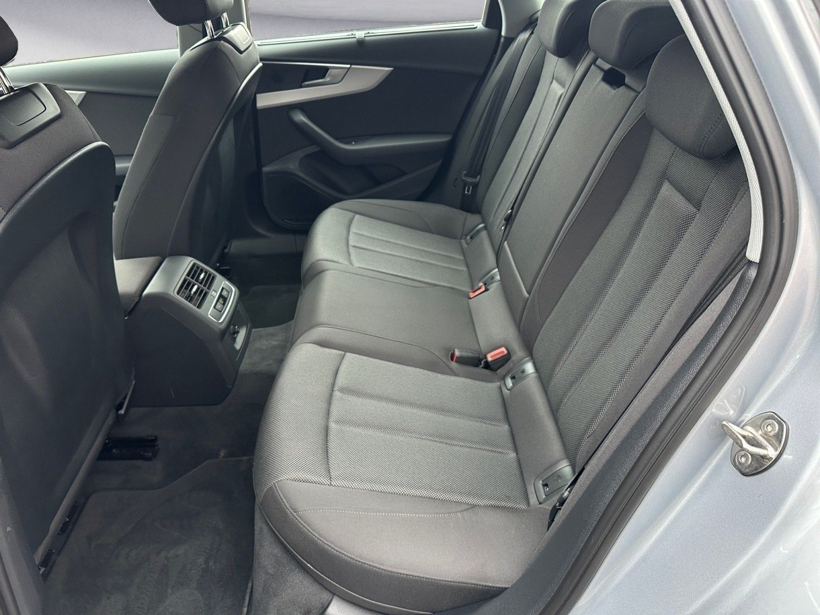 Audi A4 - Bild 9