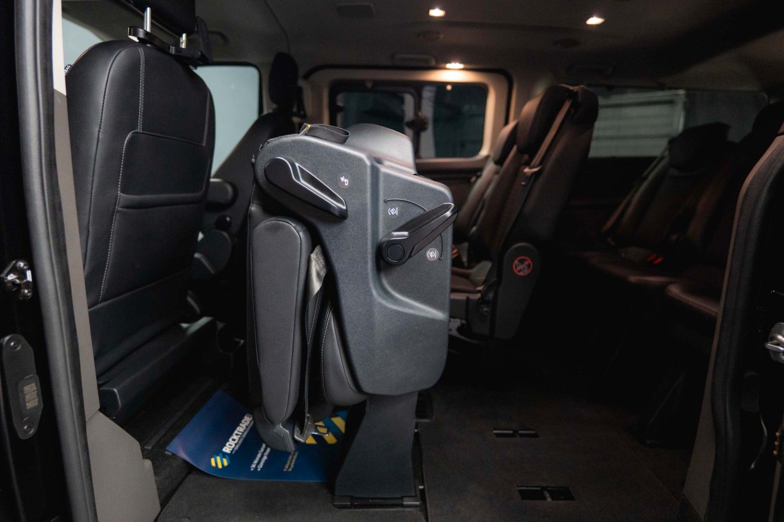 Fahrzeugabbildung Ford Tourneo Custom 320 L2 Sport | 8Sitze | ACC | LED