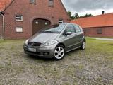 Mercedes-Benz A 170 Avantgarde *AHK*Sitzheizung*Pano*Xenon* - Mercedes-Benz A 170 mit Panoramadach