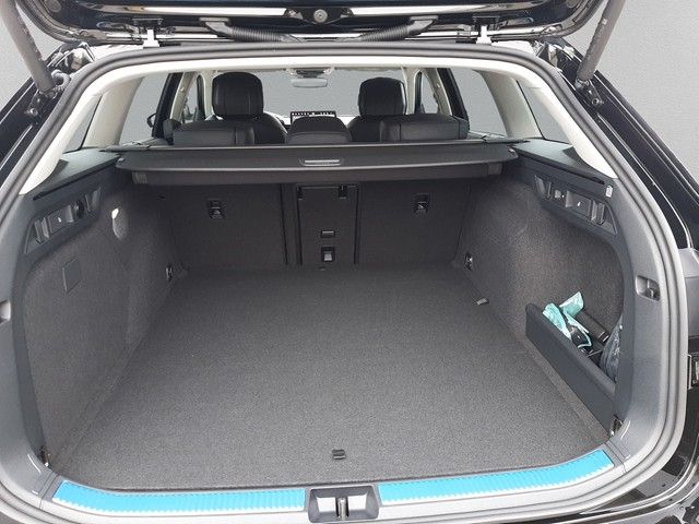 Fahrzeugabbildung Skoda Superb Combi L&K 1.5TSI iV AHK Matrix Leder 360°