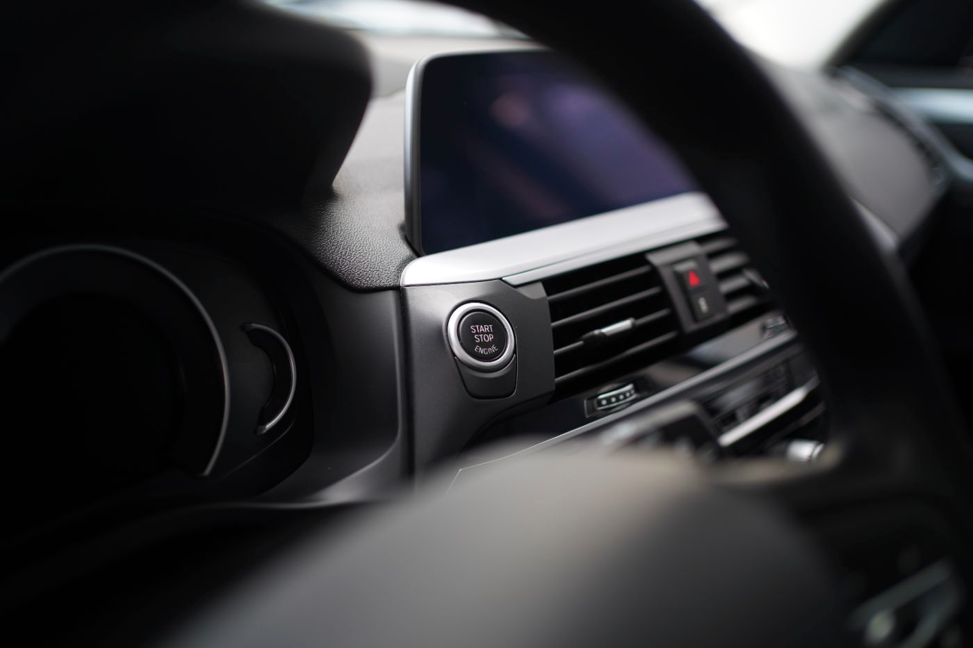 Fahrzeugabbildung BMW X3 xDrive 20d Advantage +Glasdach+HeadUp+HiFi+PD