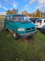 Volkswagen T4 Caravelle 2,5-l-Diesel TDI 75kW lang - Volkswagen T4 Caravelle: Grün