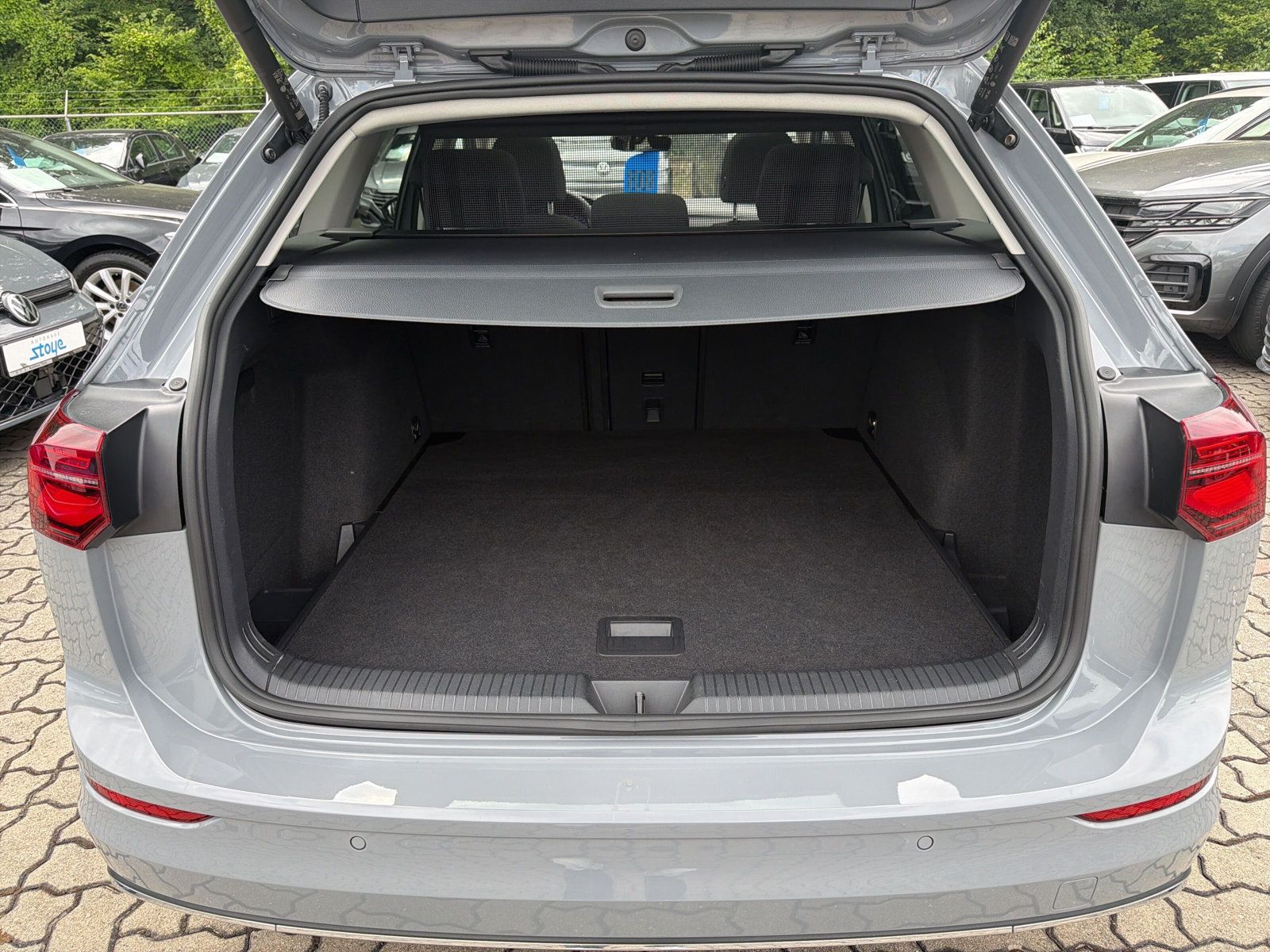 Golf Variant Style eTSI DSG Navi PANO Matrix AZV
