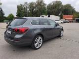 Opel Astra J Sports Tourer Sport Bi-Xenon/Tempo/Navi - Opel Astra aus 2011: Sports Tourer