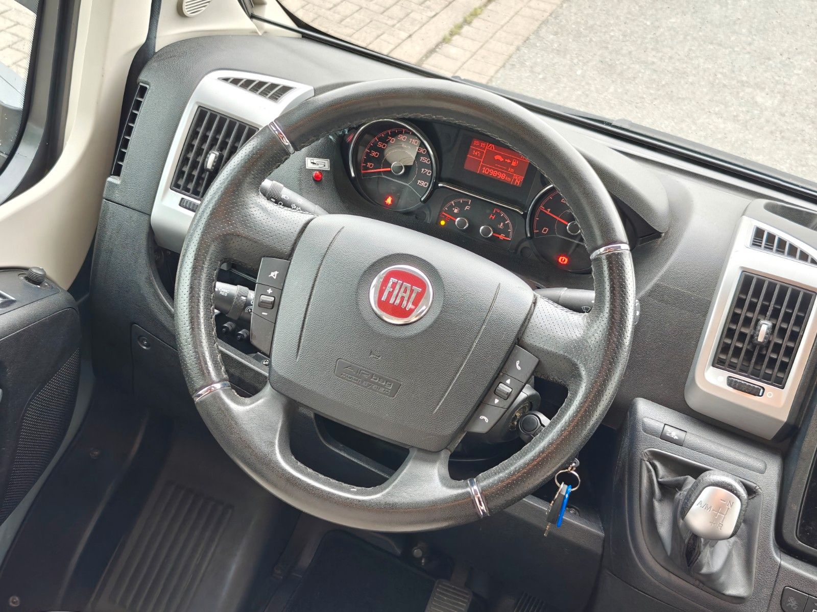 Fahrzeugabbildung Bürstner Lyseo TD IT 728 G - Automatik, SAT, TV, Navi -