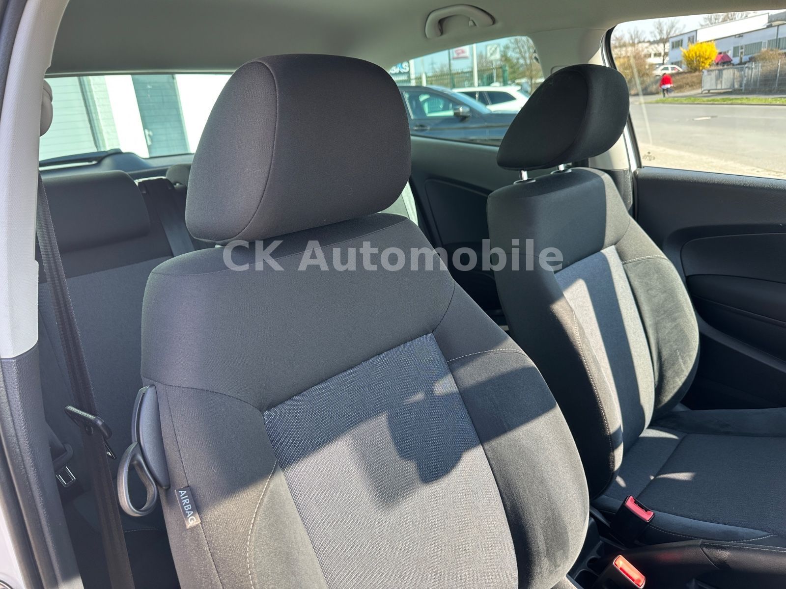 Fahrzeugabbildung Volkswagen Polo V Style 1.2 TSI/Klima/Bi-Xenon/Tempomat/PDC