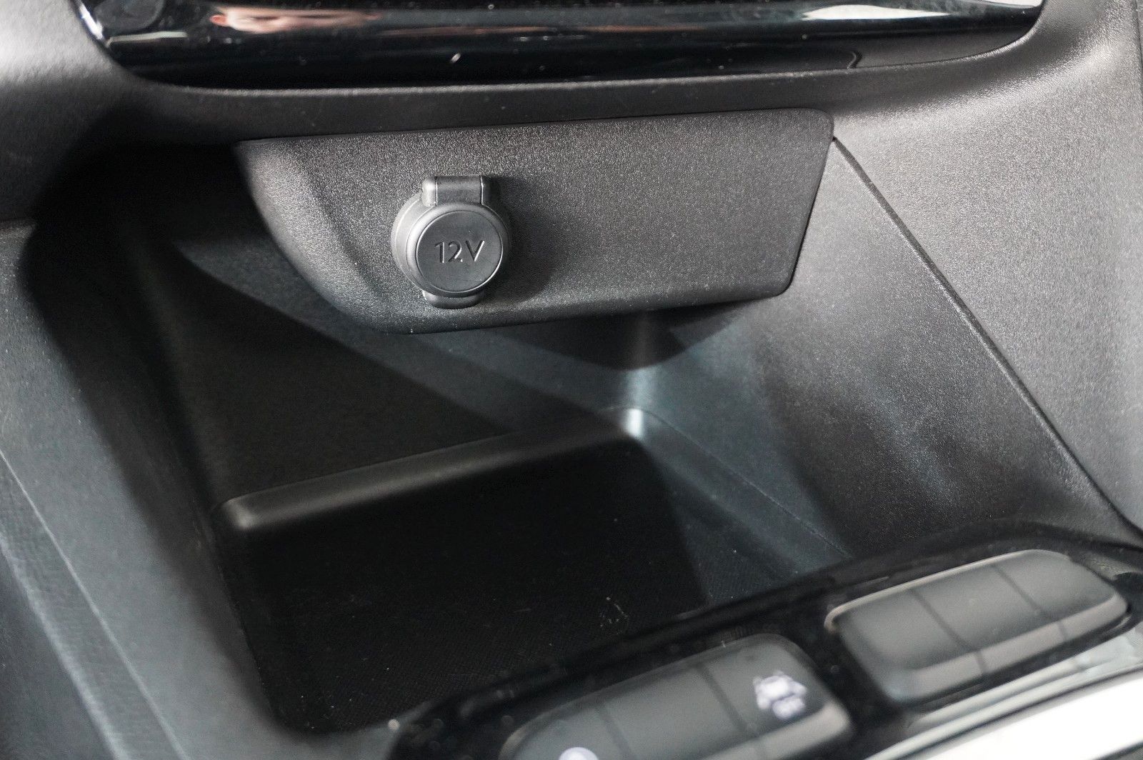 Fahrzeugabbildung Opel Corsa F 1.2 EDITION KLIMA/USB/TEMP./BT