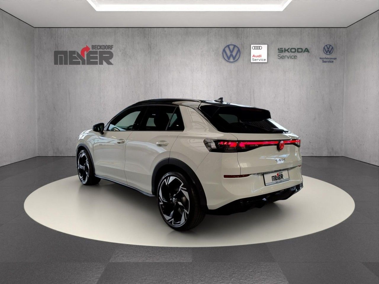 T-Roc R-Line 1.5 eTSI DSG Klima Sitzheizung