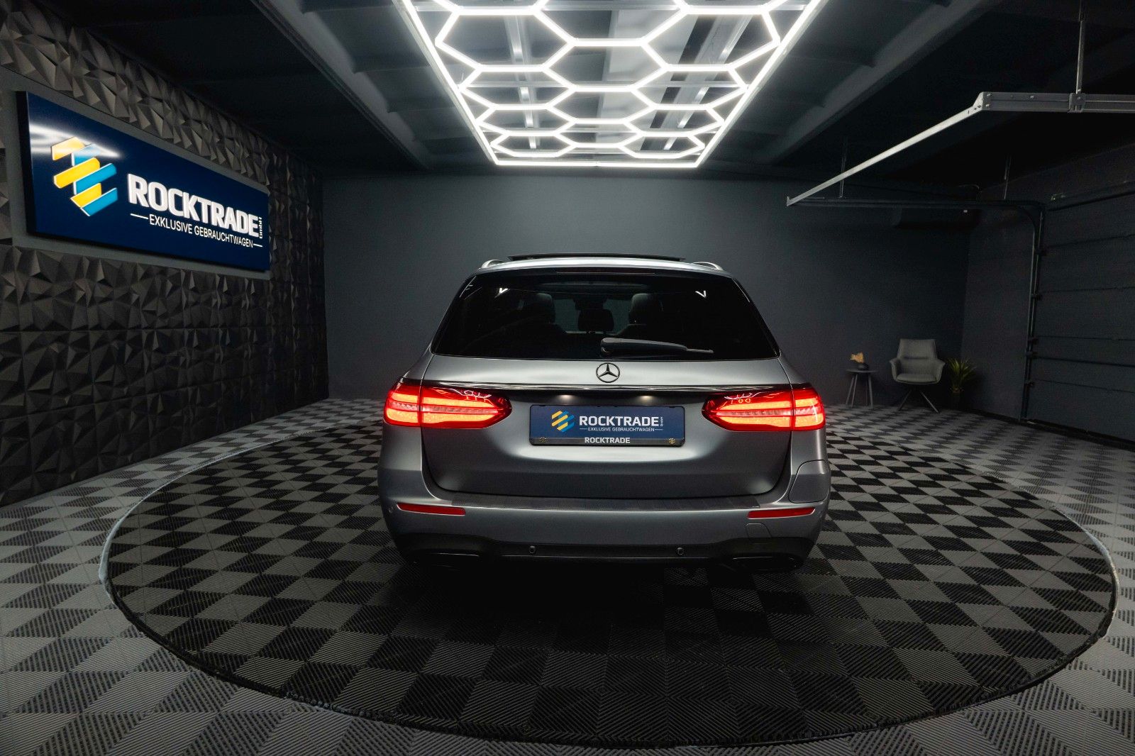 Fahrzeugabbildung Mercedes-Benz E 300de AMG Night-Paket Designo *Pano*ACC*LED*