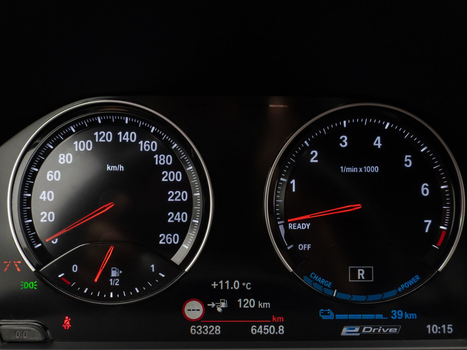 Fahrzeugabbildung BMW X1 xD25e M Sport Kamera HUD DAB HiFi Alarm 19Zol