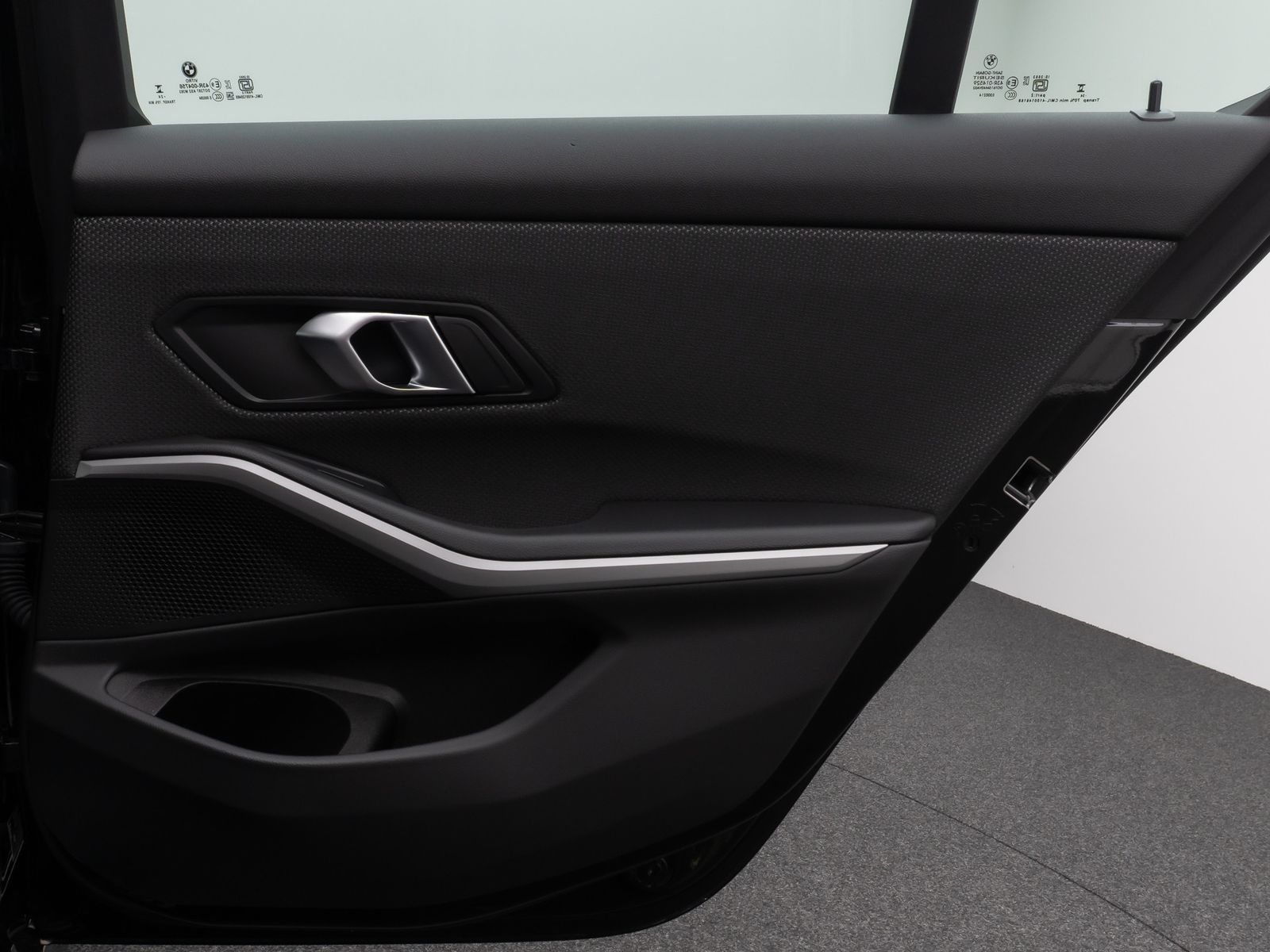 Fahrzeugabbildung BMW 318i DAB PDC Widscreen Geschwindigkeitsreg LED