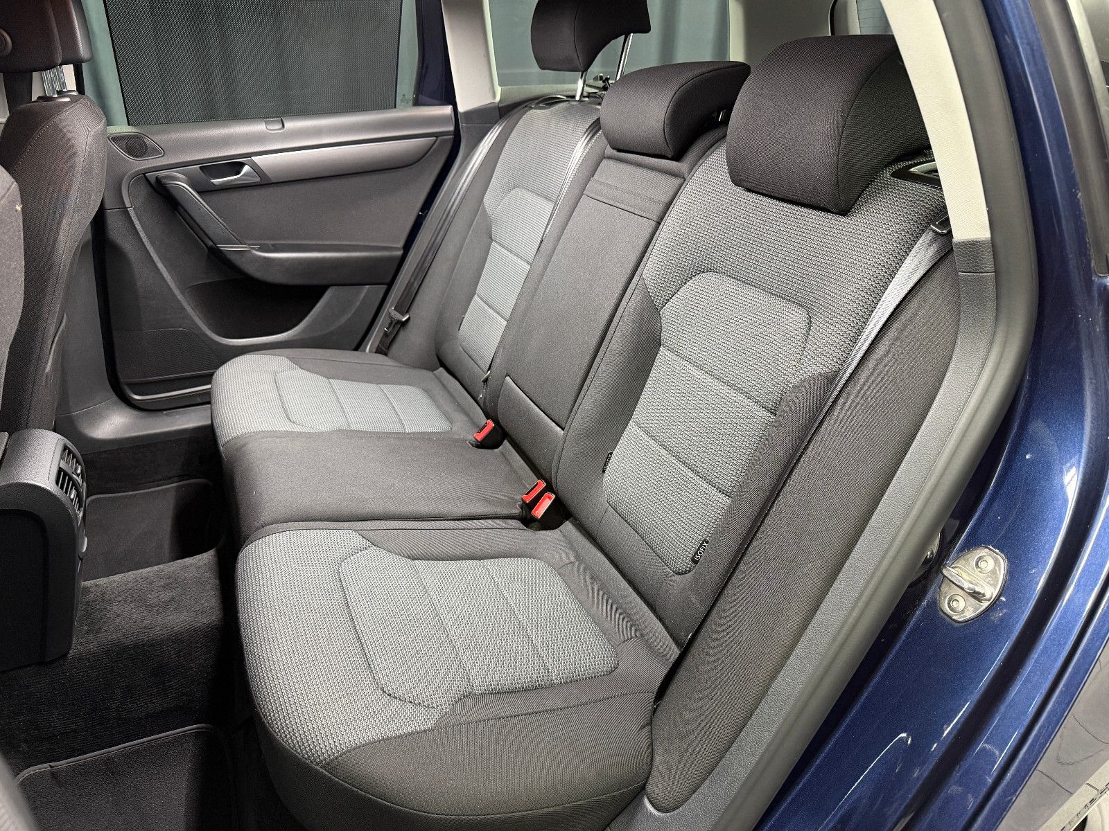 Fahrzeugabbildung Volkswagen Passat Comfortline BlueMotion |PDC|