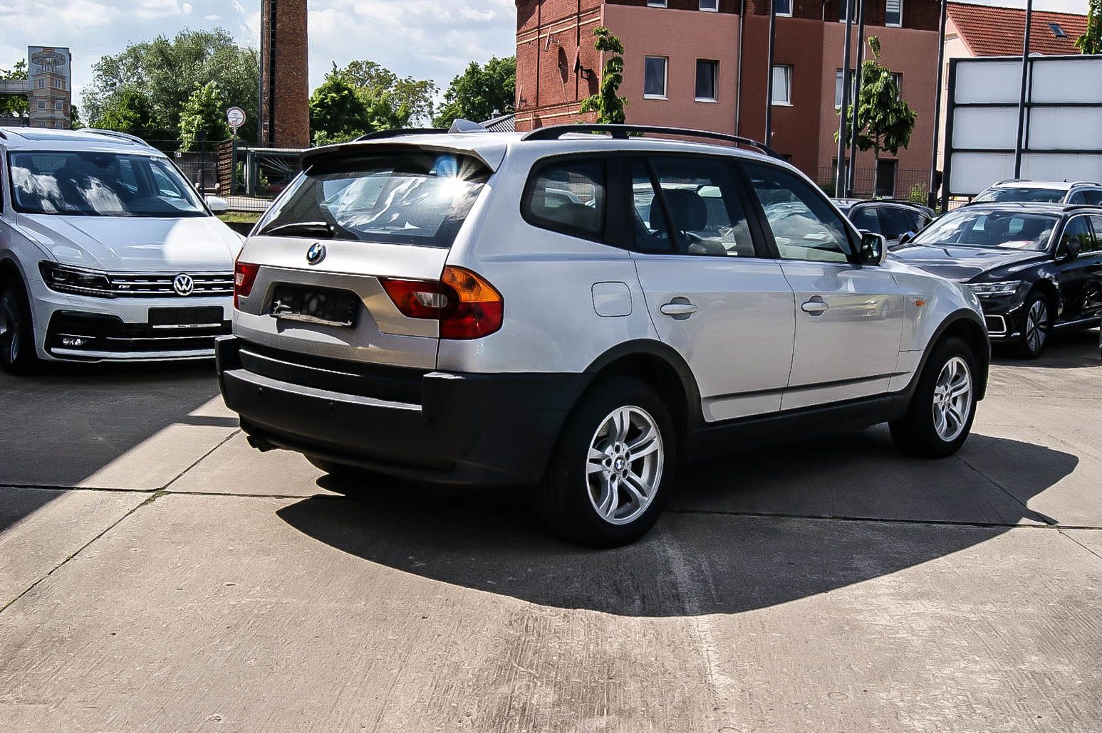 Fahrzeugabbildung BMW X3 3.0i  LEDER XENON NAVI SPORT-FW = aus 1.HAND=