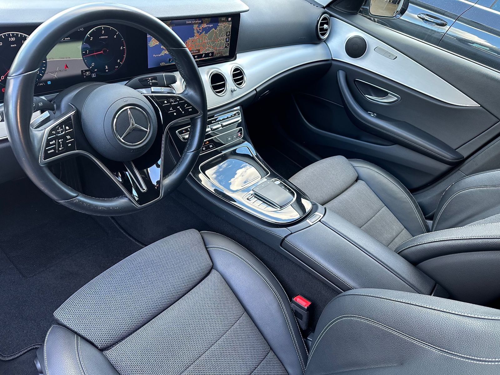 Fahrzeugabbildung Mercedes-Benz E 220 d T 4Matic Avantgarde NAV+LED+WIDESCEEN