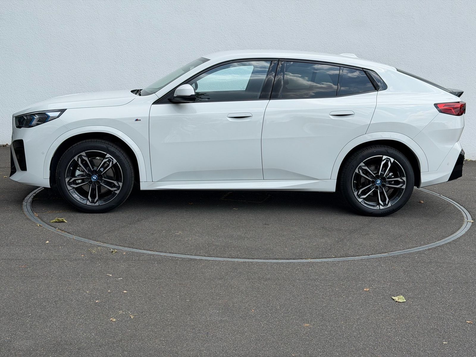 BMW iX2 - Bild 9