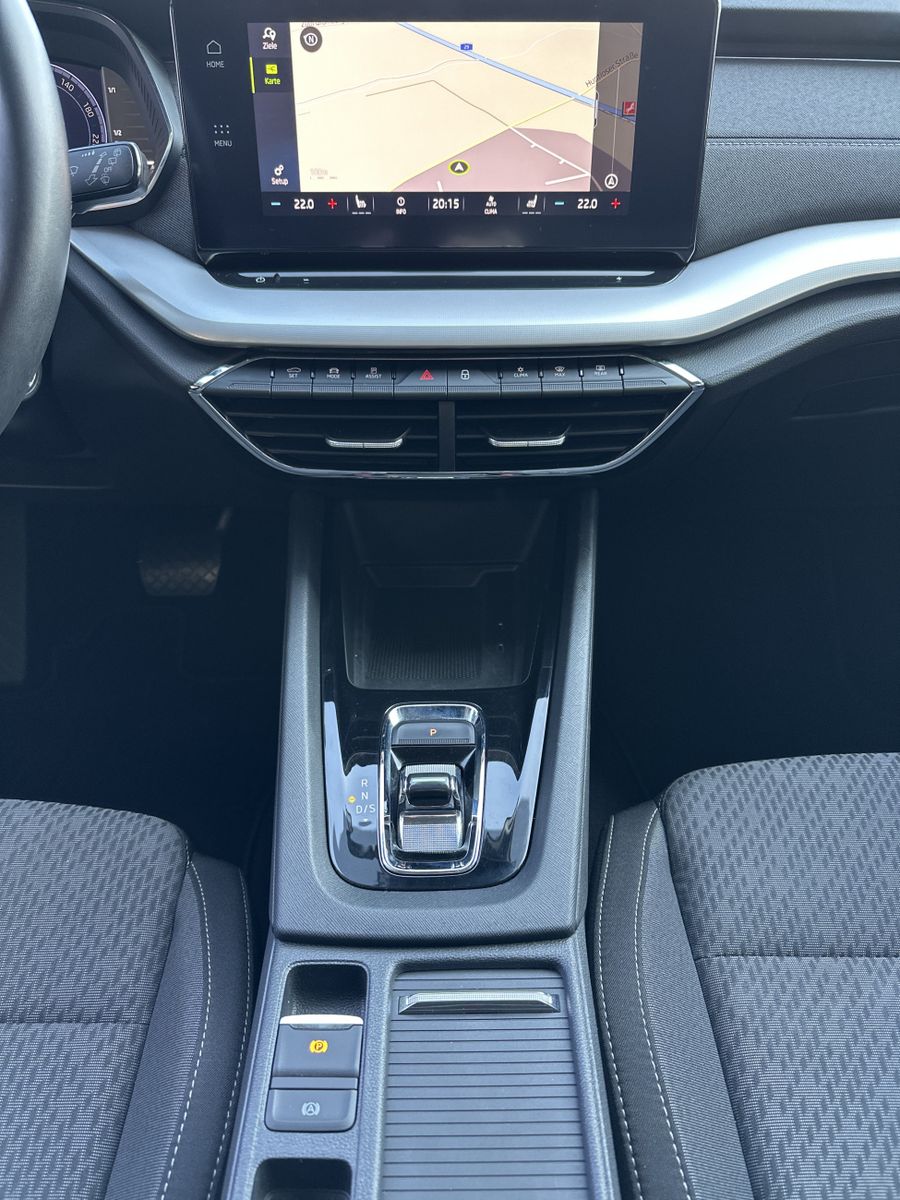 Fahrzeugabbildung SKODA Octavia Combi 2.0 TDI FirstEd NAV+LED+VCOCKPIT