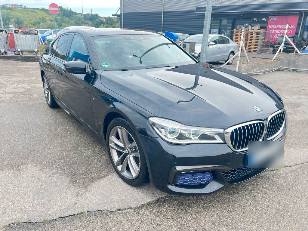 Image of BMW 730
