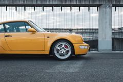 Fahrzeugabbildung Porsche 964 Turbo 3.6 *Speedgelb / Speedline / Dt. Fzg*