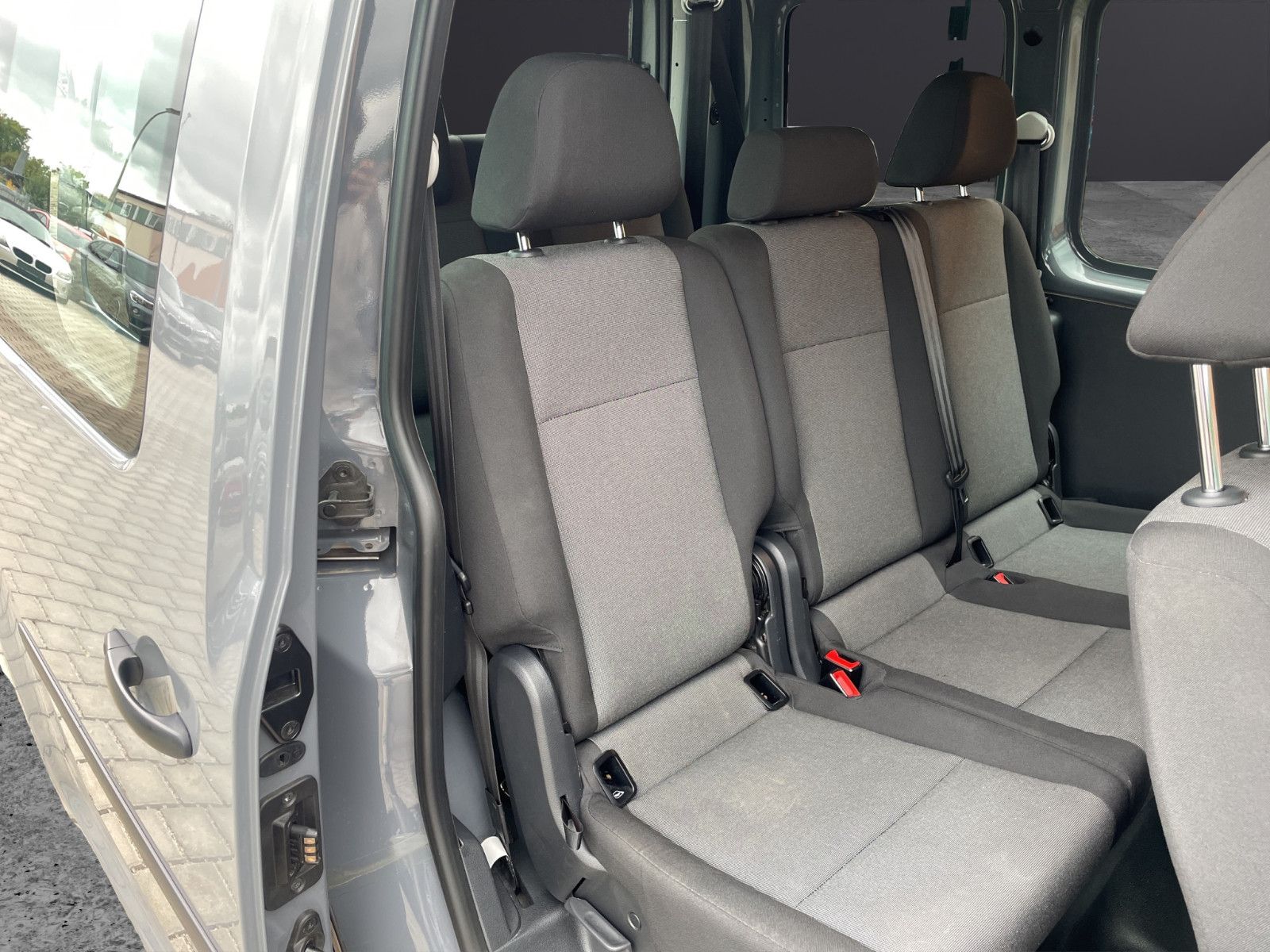 Fahrzeugabbildung Volkswagen Caddy EcoProfi BMT Shzg*Nebel*DAB+*7-Sitzer
