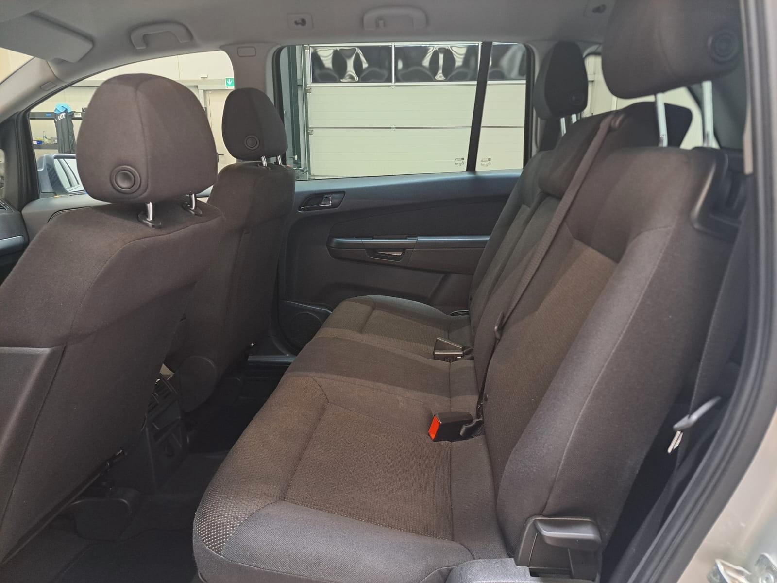 Opel Zafira B 1.8 / 7SITZER  / XENON AHK / SHZ