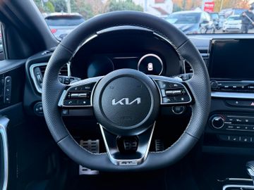 Kia XCeed 1.6T GT-Line 180 DCT7 Glasdach Navi Kamera