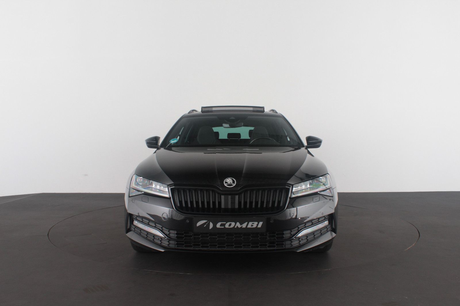Skoda Superb Combi Sportline 2.0TDI 147KW imagem 2