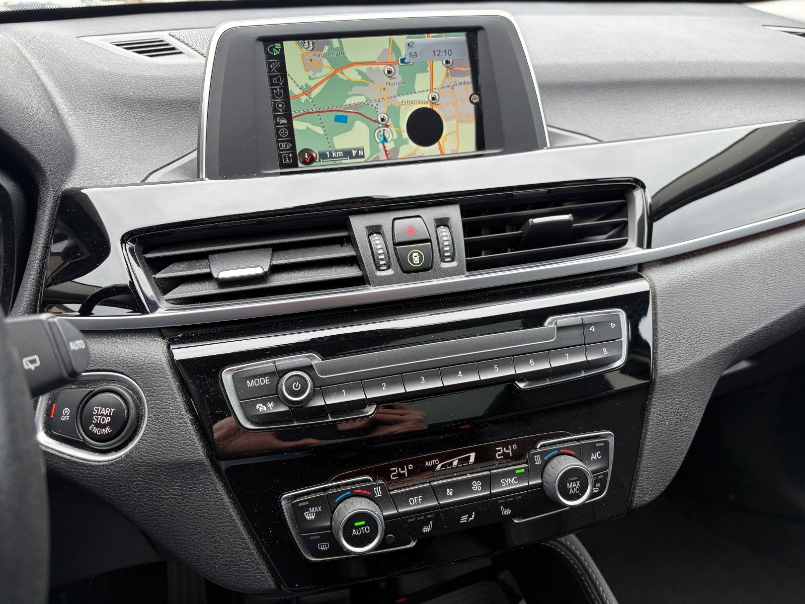 Fahrzeugabbildung BMW X1 xDrive20i Aut. SPORT LINE Navi Leder LED Pano