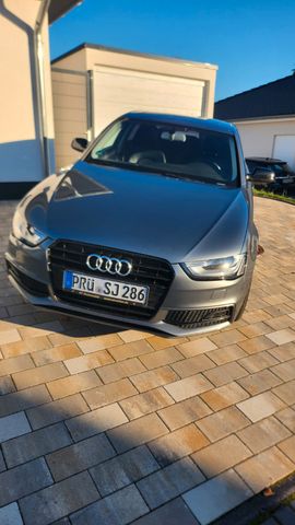 Audi A4 2.0 TFSI multitronic S line S line