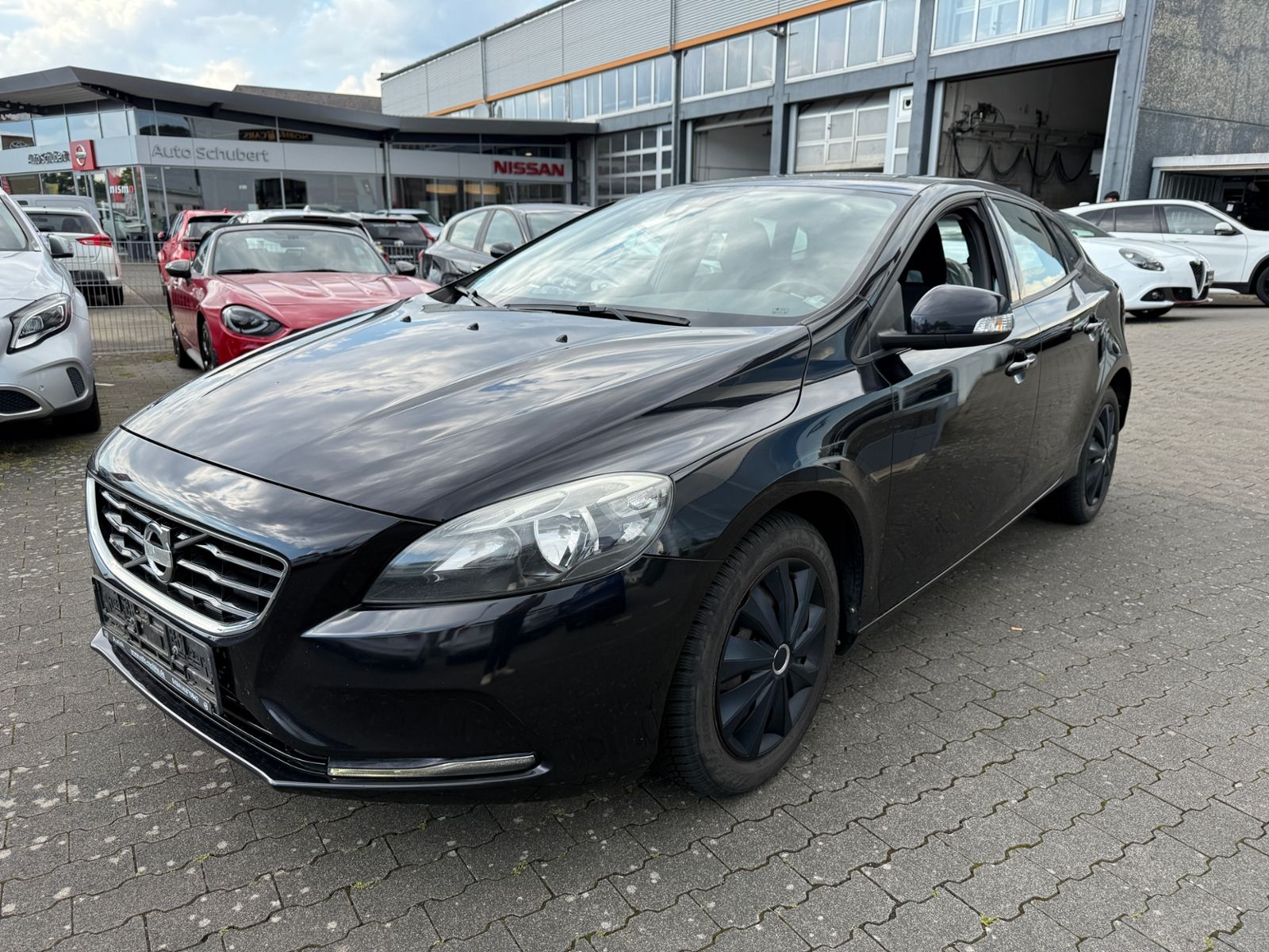 Fahrzeugabbildung Volvo V40 Kinetic RFK KLIMA ALU 8-Fach bereift