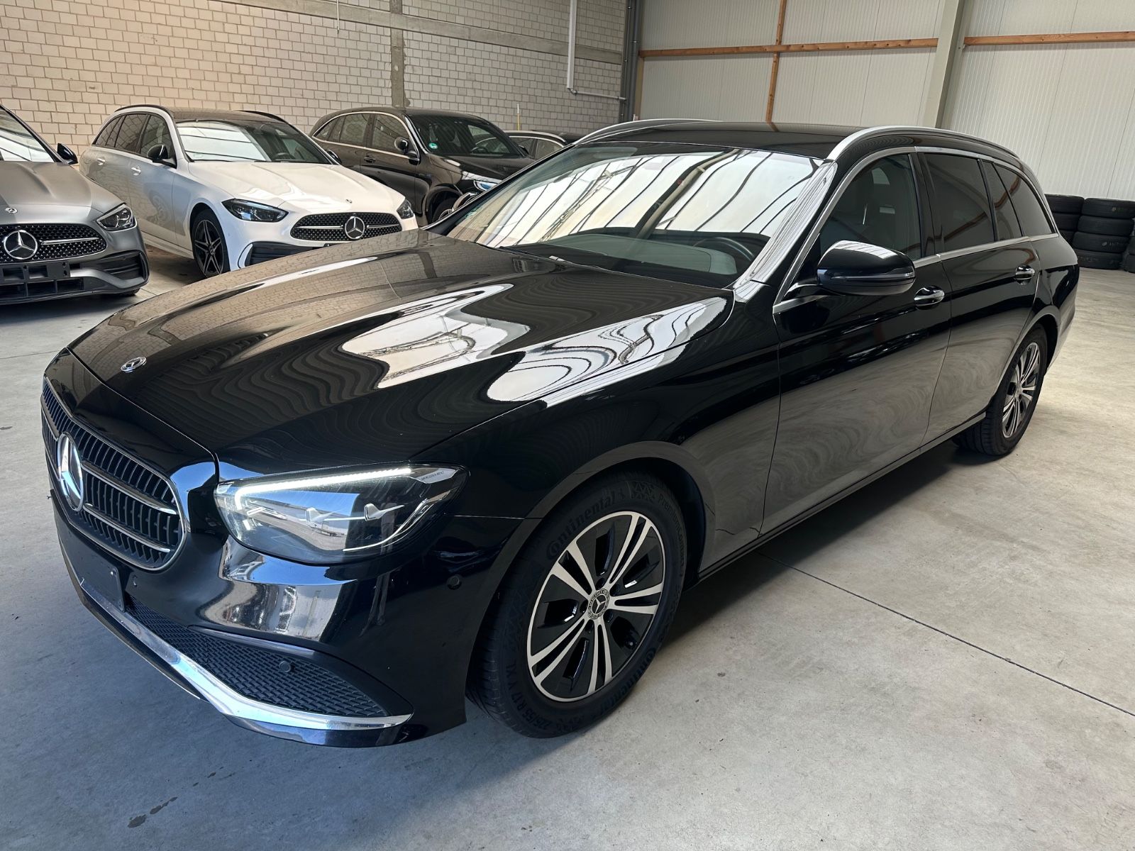 MERCEDES-BENZ E 220 d T 9G Avantgarde KeylessGo Kamera Navi