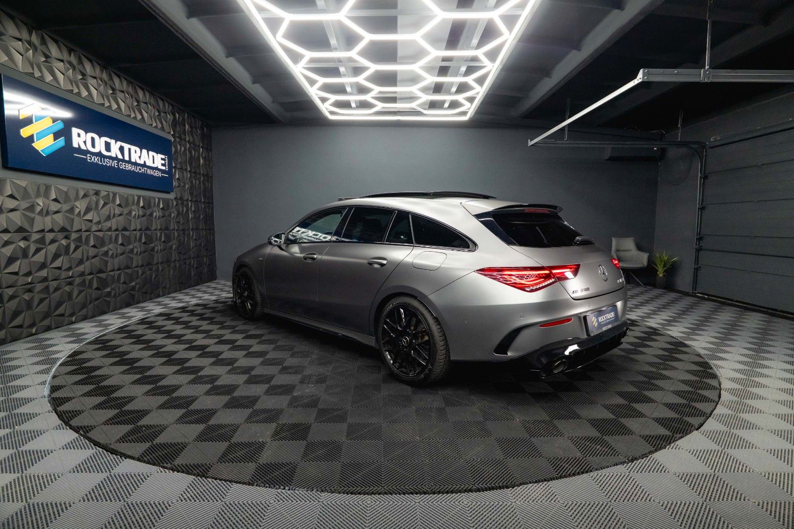 Fahrzeugabbildung Mercedes-Benz CLA 35 AMG 4Matic Performance Night-Paket | Pano