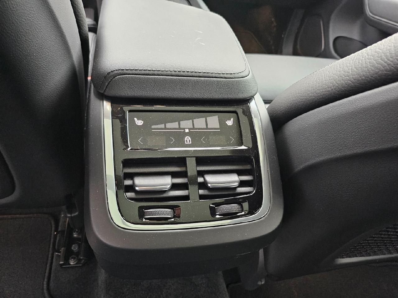 Fahrzeugabbildung Volvo XC60 Ultimate Dark AWD