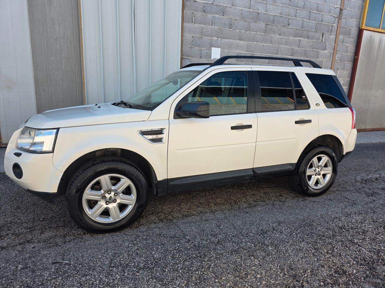 Land Rover Freelander 2011 — photo 10
