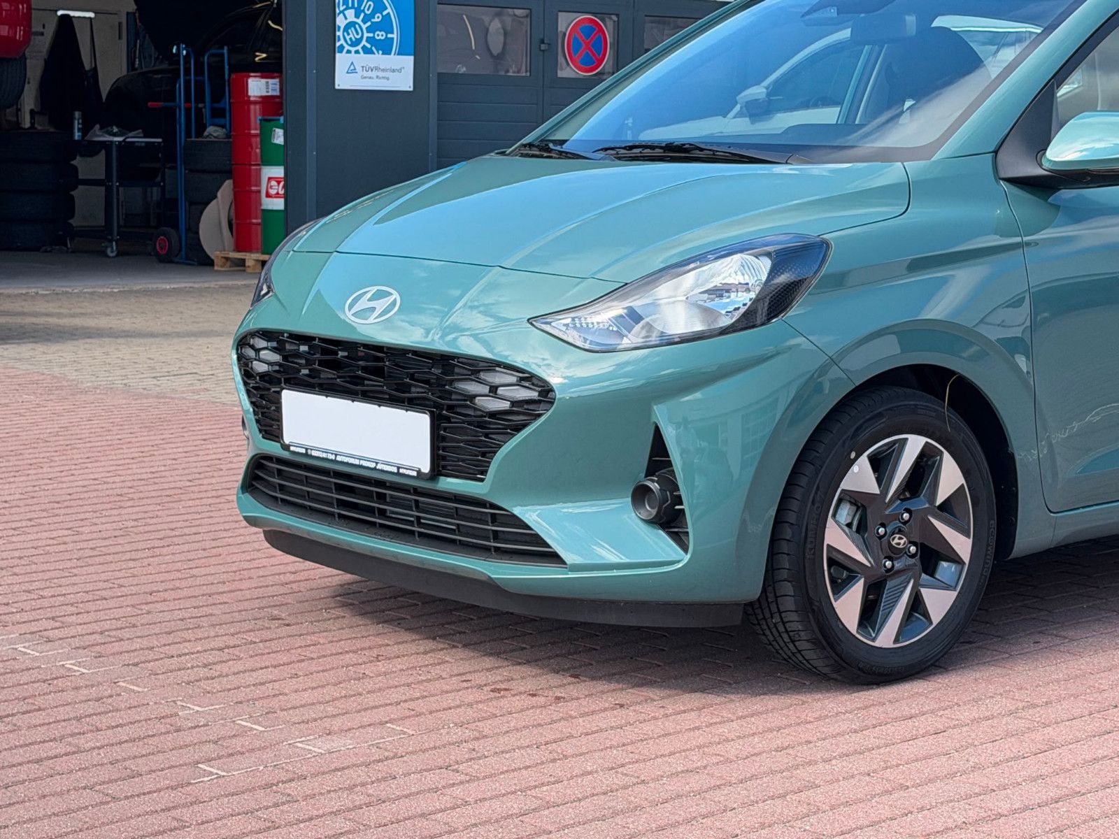 Fahrzeugabbildung Hyundai i10 1.0 Trend *Klima*Navi*CarPlay*PDC*RFKamera*