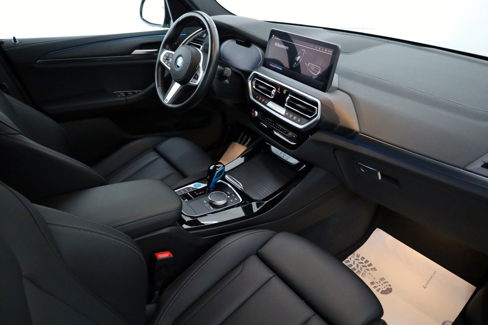 Fahrzeugabbildung BMW iX3 Inspiring+M Pak.,Leder,Navi,LED,PanDach,Park