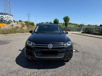 Volkswagen Touareg - 2