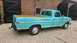 Ford  F250 custom - Ford F 250 mit Benzin-Antrieb